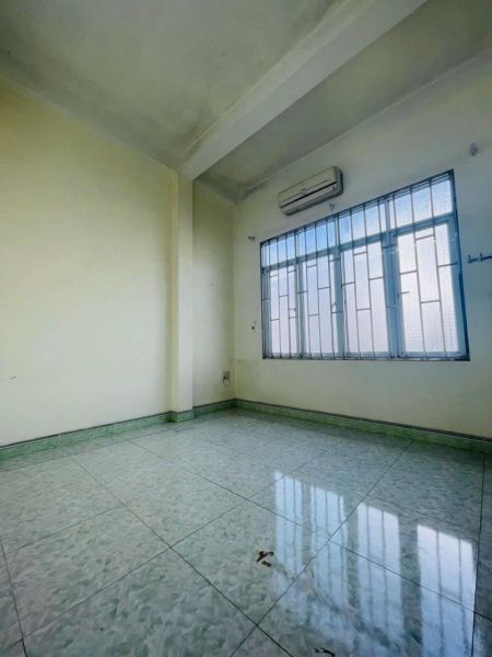 Bán Nhà 2.5 Tầng Mặt Phố Lý Quốc Bảo, Tp Hải Dương, 43.7M2, Mt 4M, Lô Góc, 3 Ngủ, Kd Đươc - 636949
