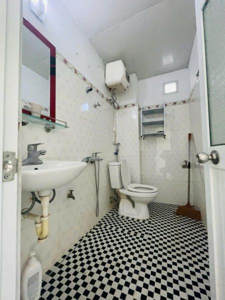 Bán Nhà 2.5 Tầng Mặt Phố Lý Quốc Bảo, Tp Hải Dương, 43.7M2, Mt 4M, Lô Góc, 3 Ngủ, Kd Đươc - 636952