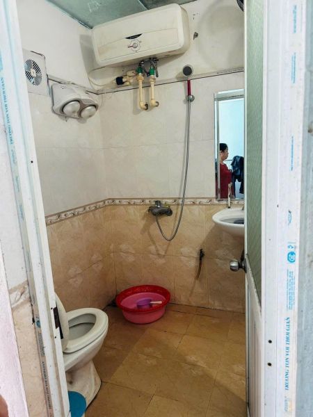 Bán Nhà 2 Tầng Ngõ Phố Quyết Thắng, Phạm Ngũ Lão, 68M2, 2 Ngủ, Sân Để Xe Rộng, 1.95 Tỷ - 637129