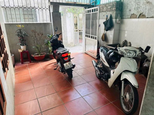Bán Nhà 2 Tầng Ngõ Phố Quyết Thắng, Phạm Ngũ Lão, 68M2, 2 Ngủ, Sân Để Xe Rộng, 1.95 Tỷ - 637138