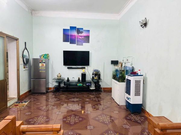 Bán Nhà 2 Tầng Ngõ Phố Quyết Thắng, Phạm Ngũ Lão, 68M2, 2 Ngủ, Sân Để Xe Rộng, 1.95 Tỷ - 637141