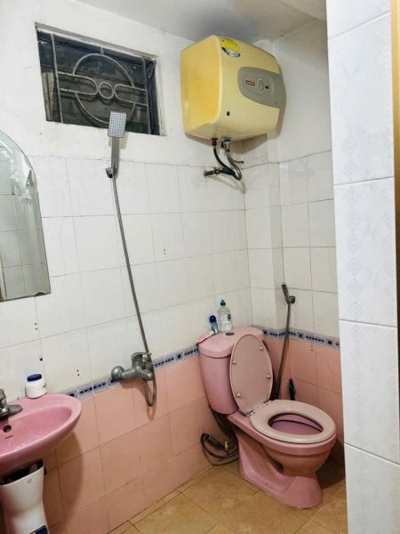 Bán Nhà 2 Tầng Ngõ Phố Quyết Thắng, Phạm Ngũ Lão, 68M2, 2 Ngủ, Sân Để Xe Rộng, 1.95 Tỷ - 637147