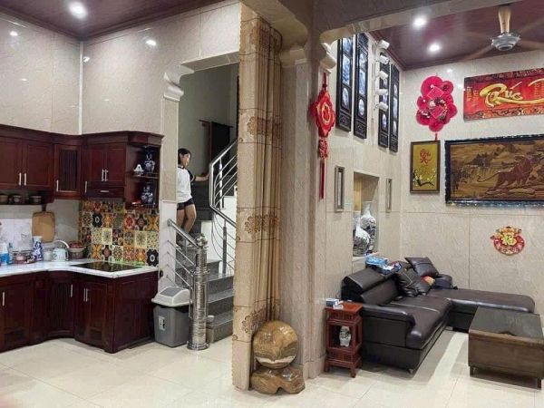 Bán Căn Nhà 3 Tầng Ngõ Phố Chọ Con, Ph Quang Trung, Tp Hd, 57.8M2, Mt 6.95M, 3 Ngủ - 637657