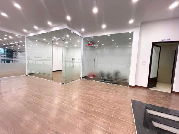 Bán Nhà 3.5 Tầng Mặt Đường Đôi Nguyễn Lương Bằng, Ph Thanh Bình, Tp Hd, 217M2, Mt 8.1M - 638836