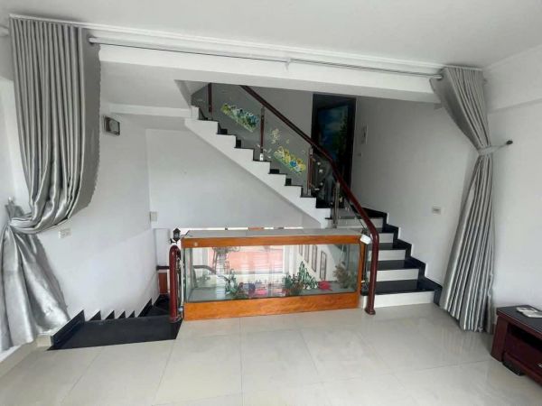 Bán Nhà 3.5 Tầng Gara Oto Ngõ Phố Lê Viết Quang, Tp Hải Dương, 48.5M2, Mt 4.38M, 3 Ngủ, 3Vs - 639379
