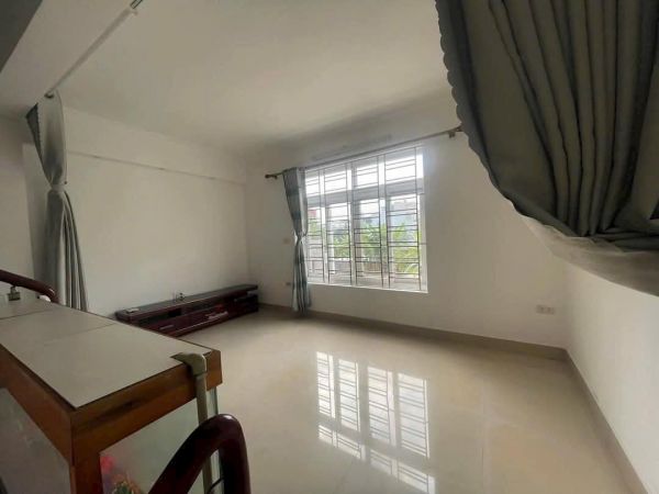 Bán Nhà 3.5 Tầng Gara Oto Ngõ Phố Lê Viết Quang, Tp Hải Dương, 48.5M2, Mt 4.38M, 3 Ngủ, 3Vs - 639385