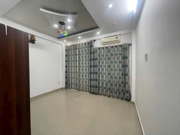 Bán Nhà 3.5 Tầng Gara Oto Ngõ Phố Lê Viết Quang, Tp Hải Dương, 48.5M2, Mt 4.38M, 3 Ngủ, 3Vs - 639388