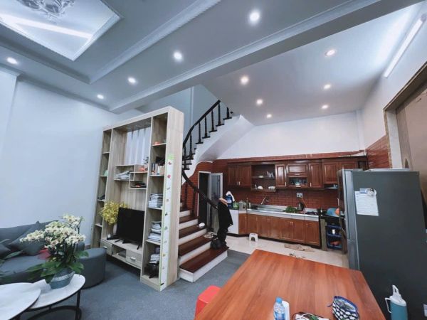 Bán Nhà 3 Tầng Mặt Phố Phường Bình Hàn, Tp Hải Dương, 62M2, Mt Hơn 6M, 3 Ngủ, Kd Tốt - 639397