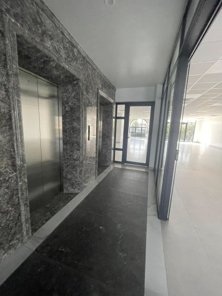Cho Thuê Tầng 2, Tầng 3 Tòa Nhà Mặt Phố Thống Nhất, Tp Hải Dương, 300M2 1 Sàn, Vị Trí Đẹp - 639838