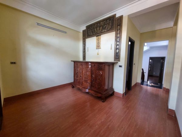 Bán Nhà 4.5 Tầng Khu Tuệ Tĩnh Kéo Dài, Ph Bình Hàn, Tp Hd, 60M2, 4 Ngủ, 5Vs, Vị Trí Đẹp - 640114