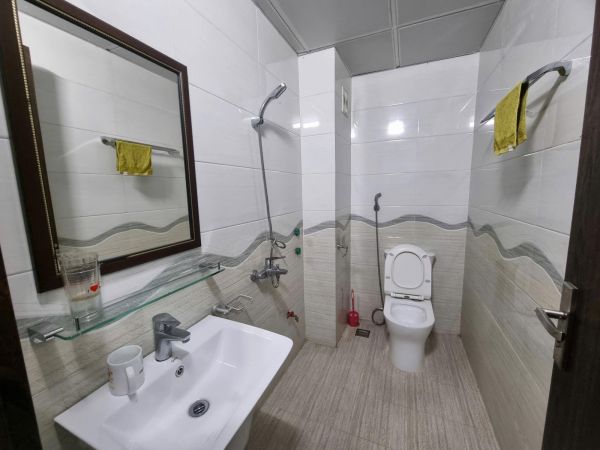 Bán Nhà 4.5 Tầng Khu Tuệ Tĩnh Kéo Dài, Ph Bình Hàn, Tp Hd, 60M2, 4 Ngủ, 5Vs, Vị Trí Đẹp - 640120