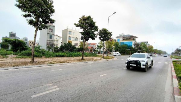 Bán Đất Tmdv Mặt Đường Trường Chinh, Ph Tứ Minh, Tp Hd, 500M2, Mt 20M, Giá Tốt - 640684
