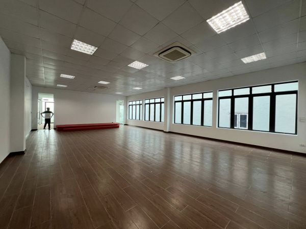 Cho Thuê Căn Nhà 3.5 Tầng Mặt Đường Đôi Nguyễn Lương Bằng, Tp Hd, 217M2, Mt 8.1M, Kd Tốt - 641176