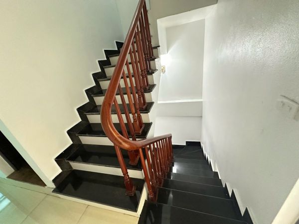 Bán Căn Nhà 3 Tầng Ngõ Khu Vịt Cỏ Hồ Sen, Ph Tân Bình, Tp Hd, 40M2, 3 Ngủ, 2.05 Tỷ, Trung Tâm - 641224