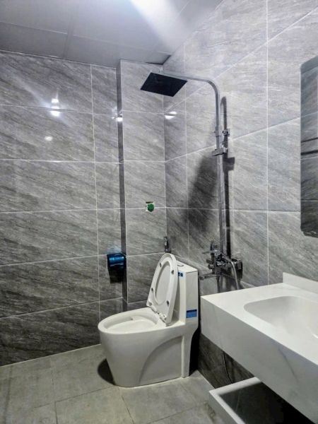Bán Nhà 3 Tầng Ngõ Phố Nguyễn Hữu Cầu, Ph Hải Dương, Tây Hải Phòng, 43.5M2, 3 Ngủ, 2.25 Tỷ - 641893