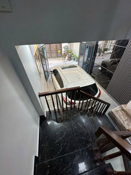 Bán Căn Nhà 3 Tầng Có Gara Oto Ngõ Phố Vũ Hựu, Ph Thanh Bình, Tp Hd, 50M2, Mt 4M, 3 Ngủ - 643111