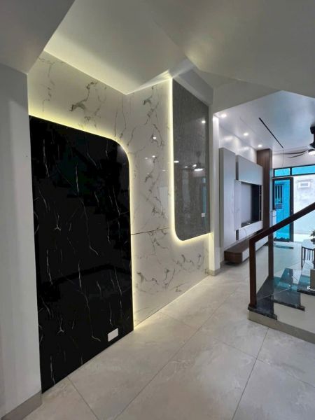 Bán Nhà 3 Tầng Ngõ Phố Nguyễn Đình Chiểu, Ph Ngọc Châu, Tp Hd, 40.5M2, 3 Ngủ, Gần Đường - 643264