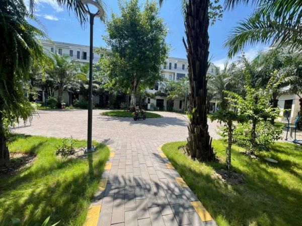 Bán Căn Liền Kề Khu Vườn Thiền, Ecopark Hải Dương, 96M2, Mt 6M, 3.5 Tầng, Vị Trí Đẹp, Giá Tốt - 643294