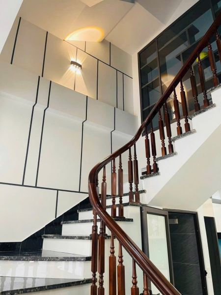 Bán Căn Nhà 3.5 Tầng Ngõ Đường Hồng Quang, Tp Hải Dương, 52.8M2, Mt 4.32M, 4 Ngủ, Ngõ Oto - 643486