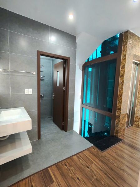 Bán Căn Góc Mặt Đường Lê Thanh Nghị, Tp Hải Dương, 84.3M2, 5 Tầng, Kd Buôn Bán, Giá Tốt - 643702