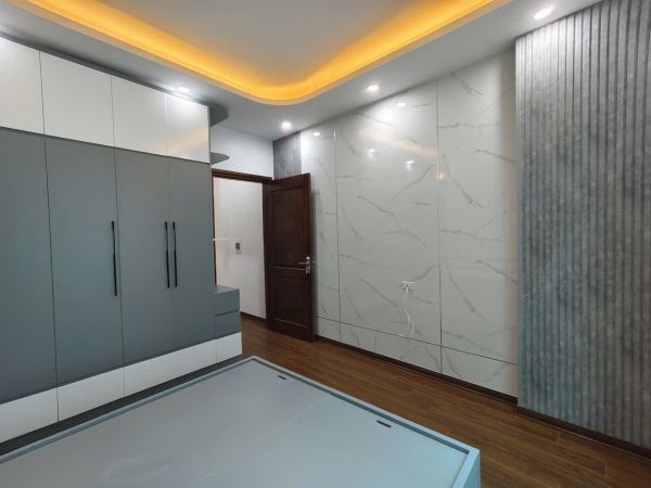 Bán Căn Nhà 3 Tầng Ngõ 166 Vũ Hựu, Ph Thanh Bình, Tp Hd, 43.7M2, 3 Ngủ, 3 Vs, Chỉ 2.69 Tỷ - 644071
