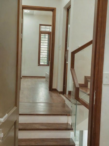 Bán Căn Nhà 3 Tầng Ngõ 166 Vũ Hựu, Ph Thanh Bình, Tp Hd, 43.7M2, 3 Ngủ, 3 Vs, Chỉ 2.69 Tỷ - 644077