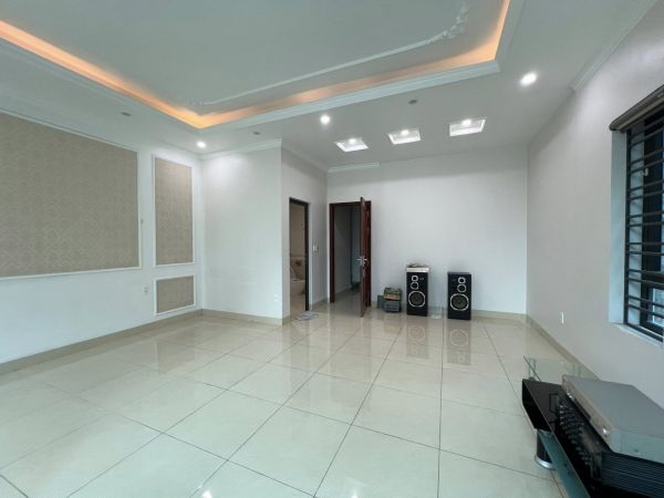 Bán Căn Nhà 4 Tầng Lô Góc, Thang Máy, Mặt Phố Phường Trần Hưng Đạo, Tp Hd, 73.3M2, Mt 6M - 644404